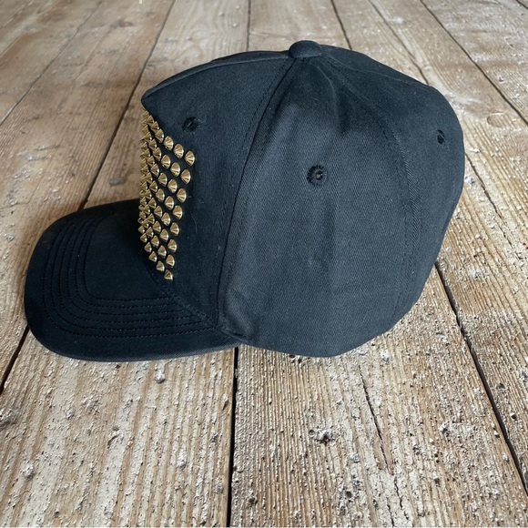 STAMPD’ Black Studded Snapback Hat Gold Spikes Streetwear Dope LA Cap - Picture 5 of 12